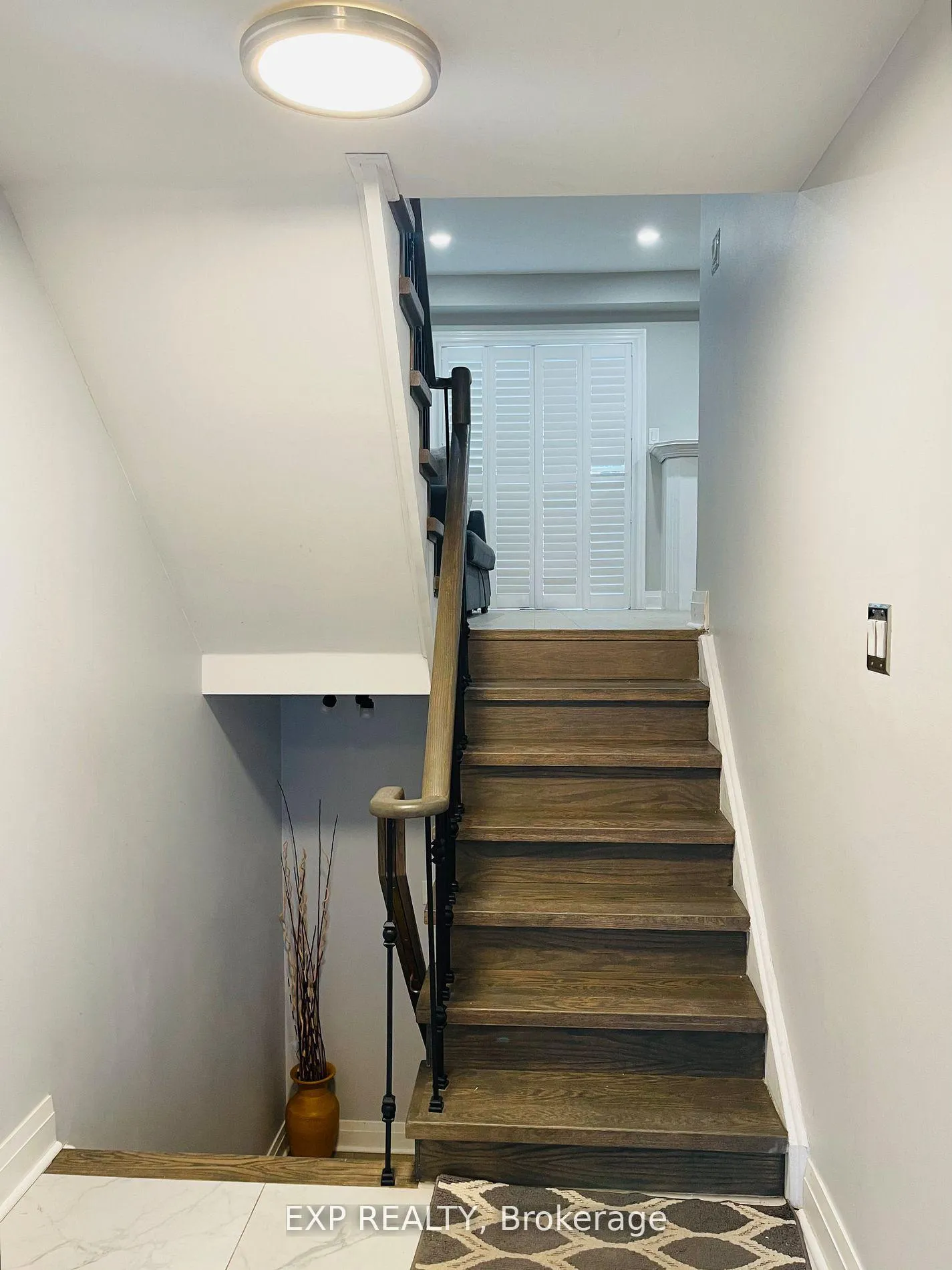 Photo 3 of 87 Kelso Crescent, Vaughan, Maple — HOMEH