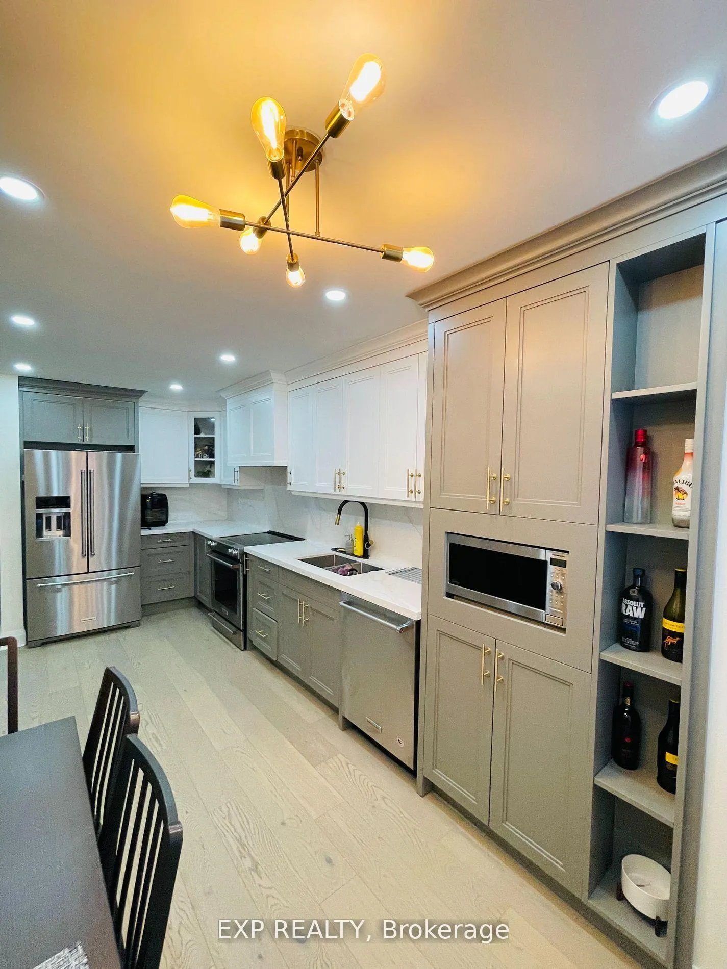 Photo 7 of 87 Kelso Crescent, Vaughan, Maple — HOMEH