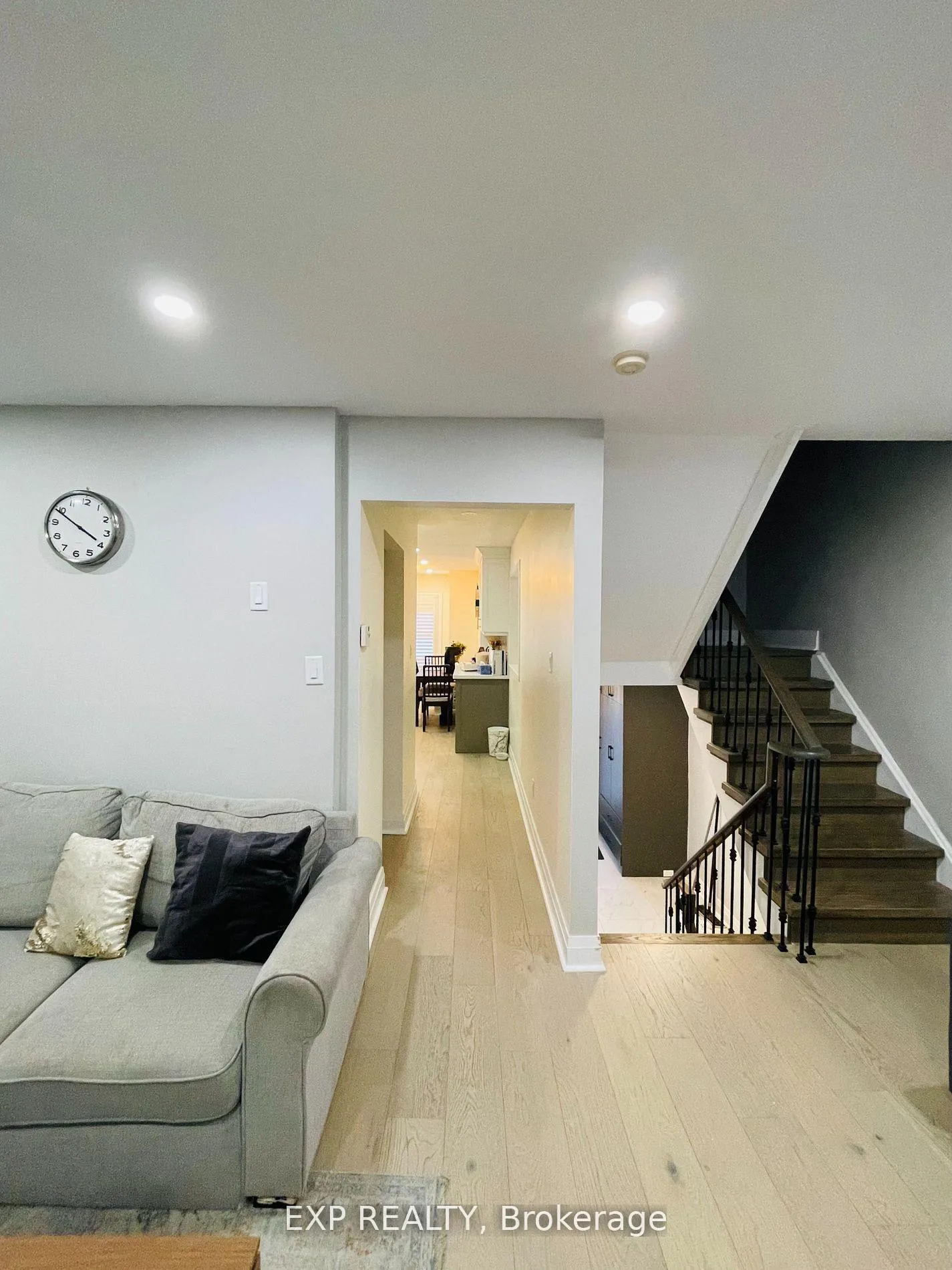 Photo 9 of 87 Kelso Crescent, Vaughan, Maple — HOMEH