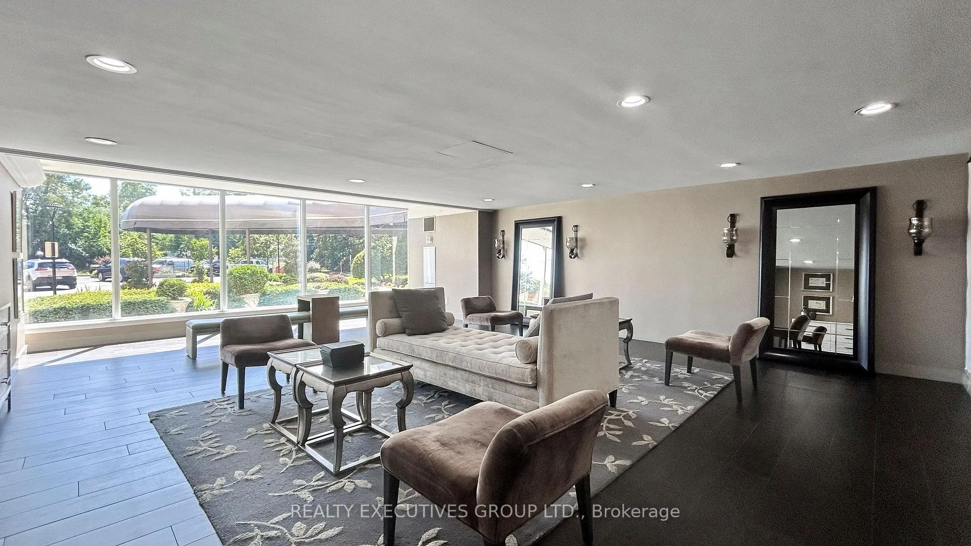 Photo 3 of Unit 1106, 7811 Yonge Street, Markham, Thornhill — HOMEH