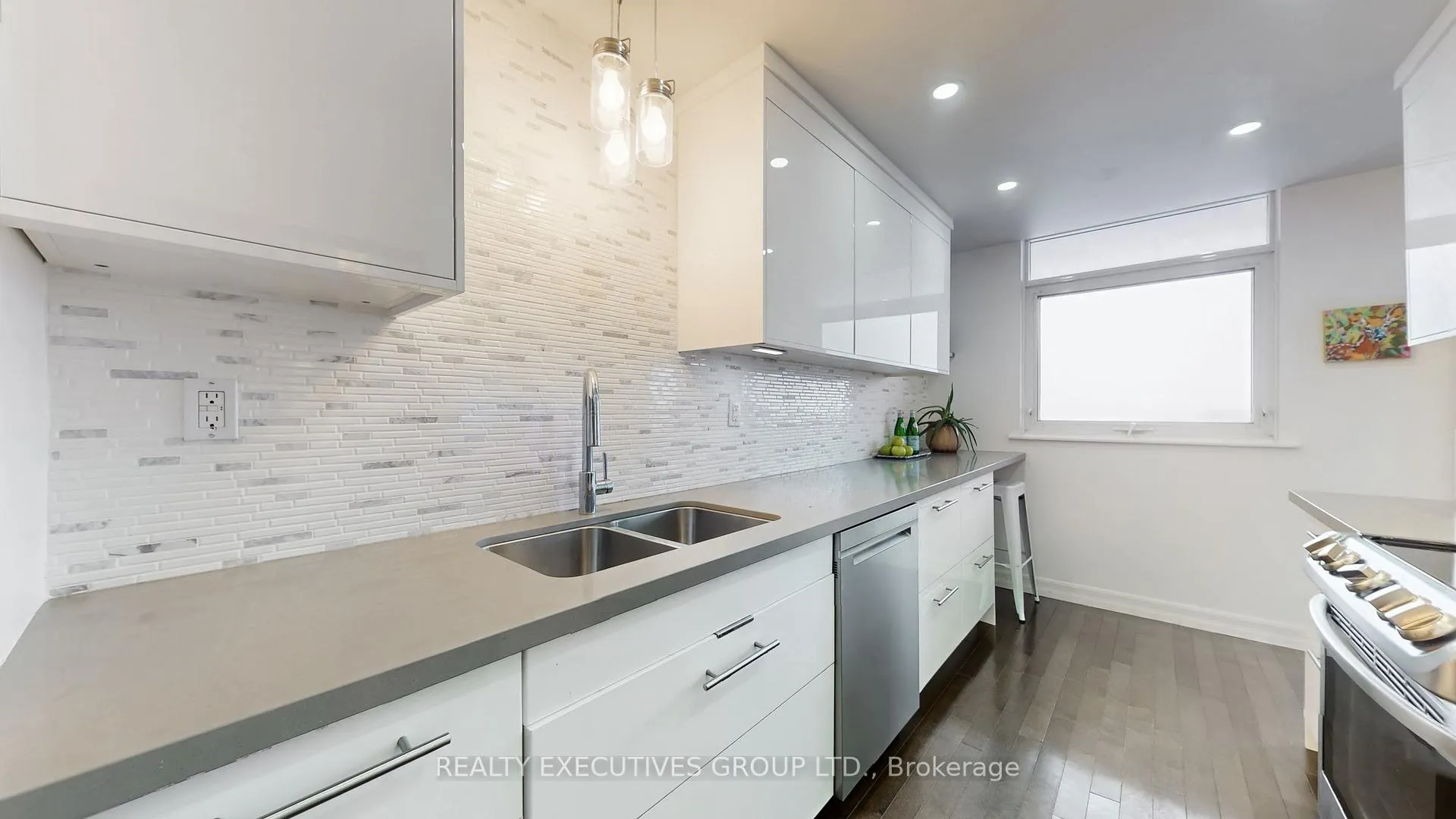 Photo 12 of Unit 1106, 7811 Yonge Street, Markham, Thornhill — HOMEH