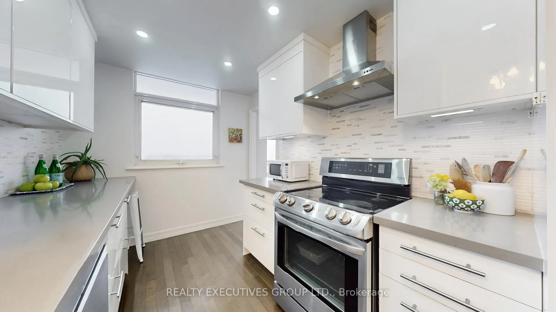 Photo 13 of Unit 1106, 7811 Yonge Street, Markham, Thornhill — HOMEH