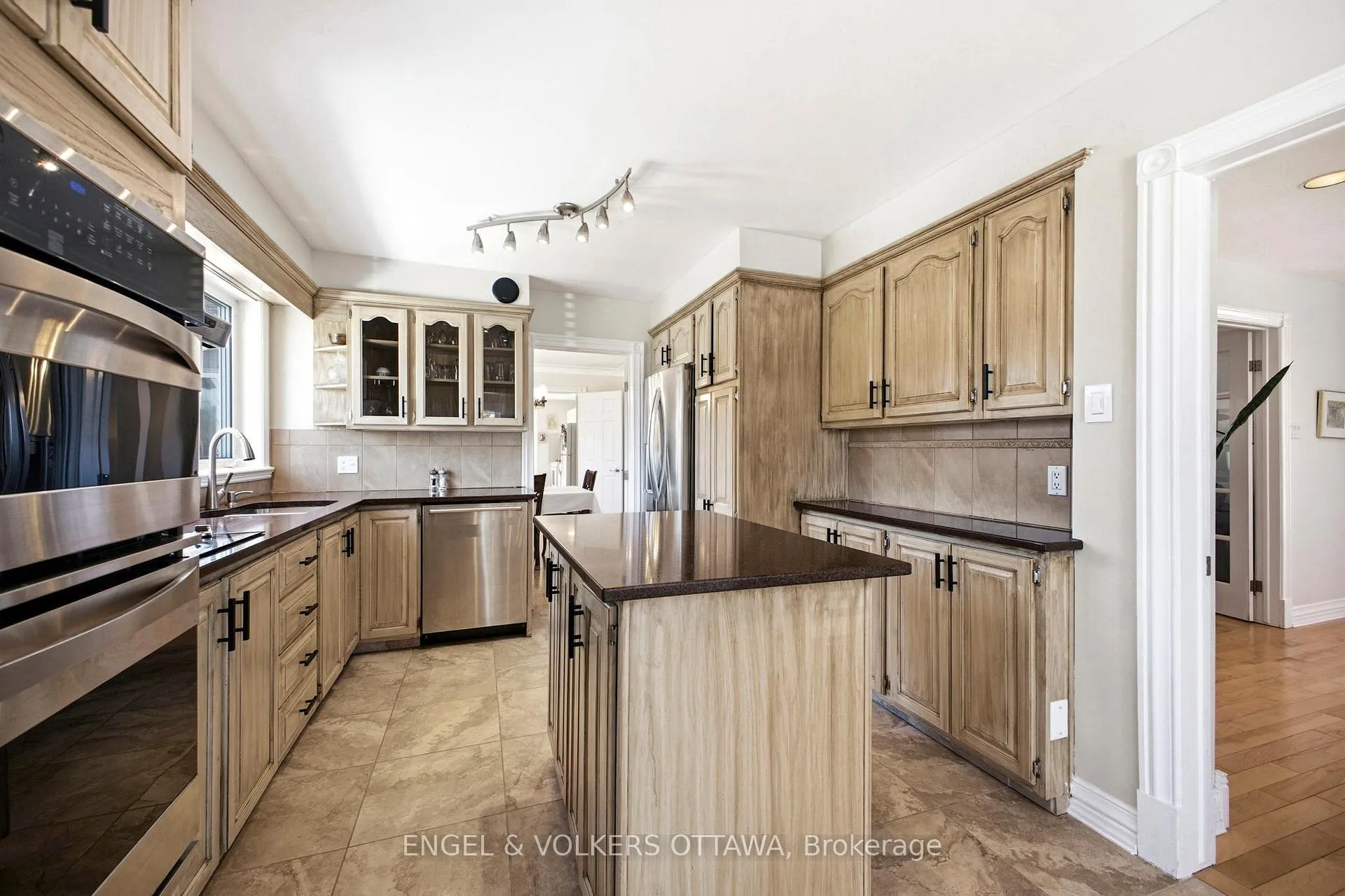Photo 6 of 1495 Belcourt Boulevard, Ottawa, Orleans/Sunridge — HOMEH