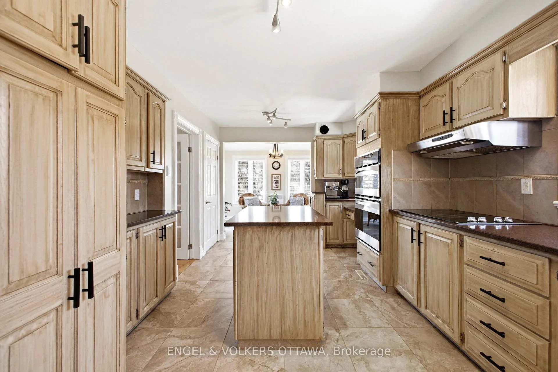 Photo 8 of 1495 Belcourt Boulevard, Ottawa, Orleans/Sunridge — HOMEH