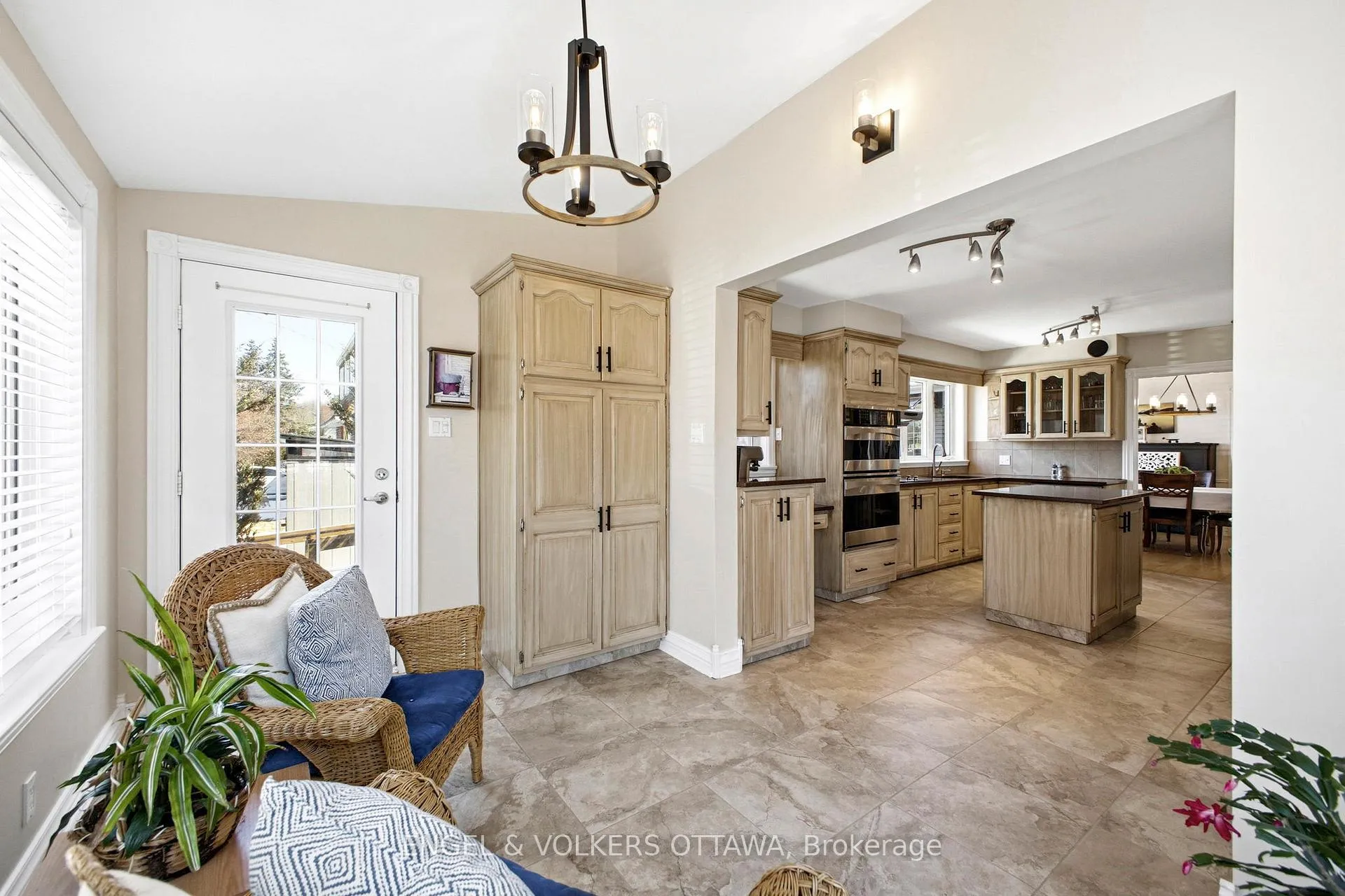 Photo 10 of 1495 Belcourt Boulevard, Ottawa, Orleans/Sunridge — HOMEH