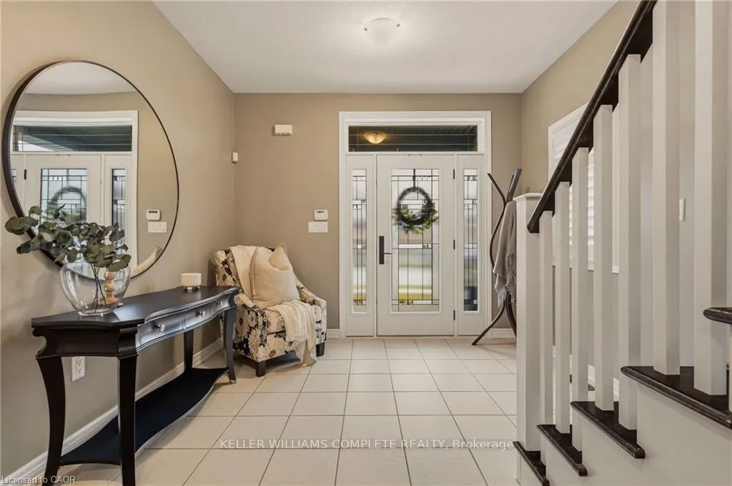 Photo 4 of 39 Turi Drive, Hamilton, Rural Glanbrook — HOMEH