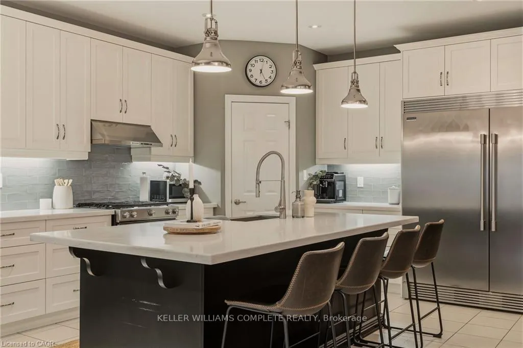 Photo 23 of 39 Turi Drive, Hamilton, Rural Glanbrook — HOMEH