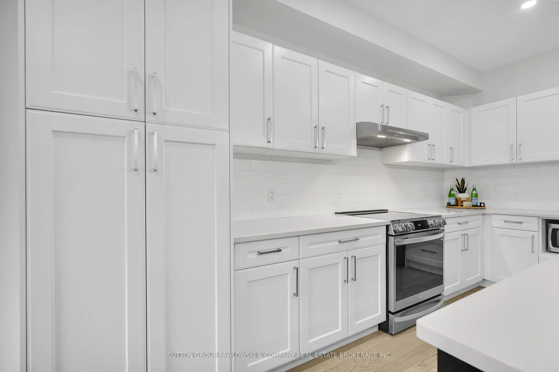 Photo 10 of 180 Doan Drive, Middlesex Centre, Komoka — HOMEH