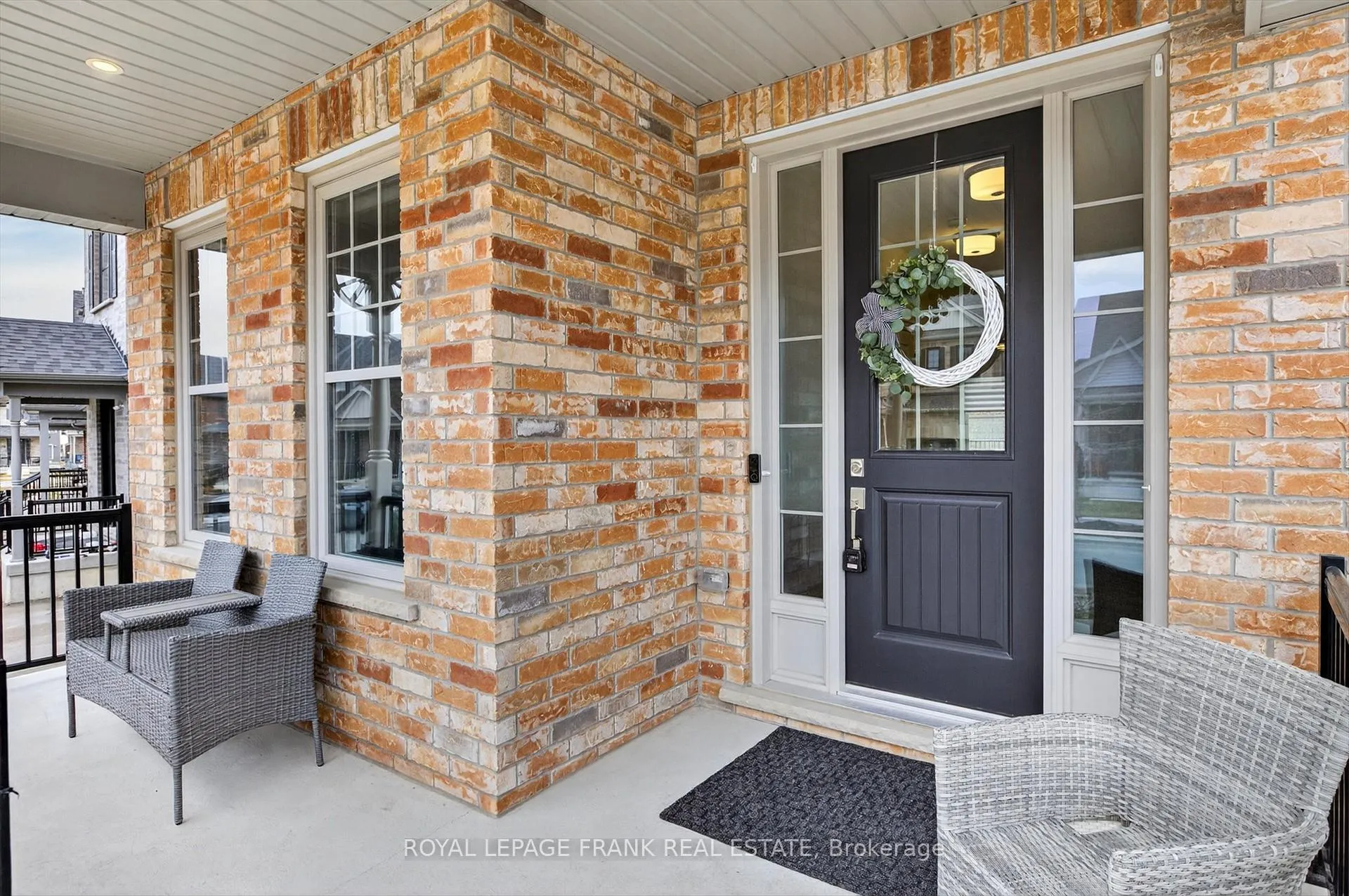 Photo 4 of 527 MacIntosh Grove, Peterborough, Northcrest Ward 5 — HOMEH