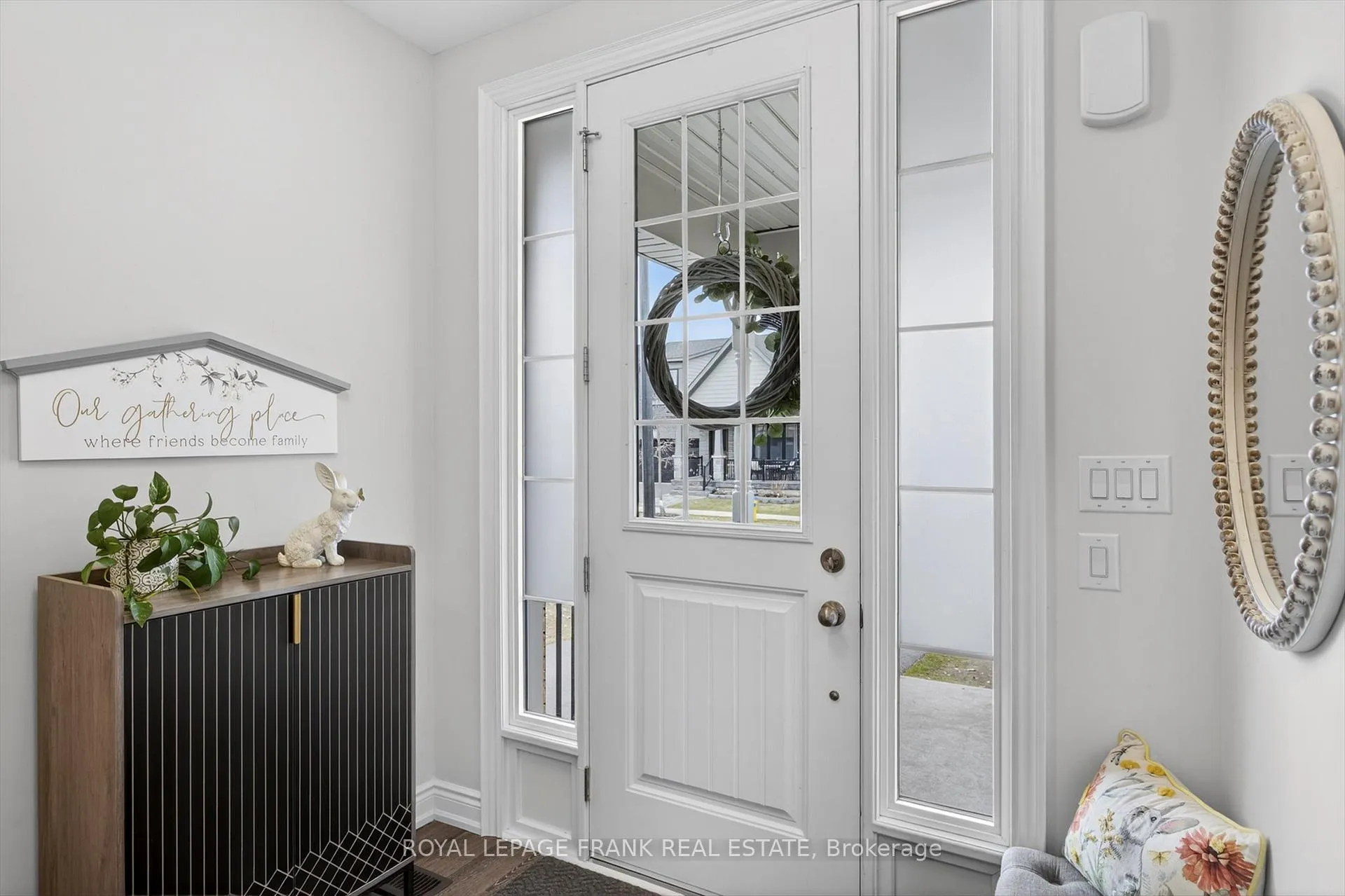 Photo 5 of 527 MacIntosh Grove, Peterborough, Northcrest Ward 5 — HOMEH