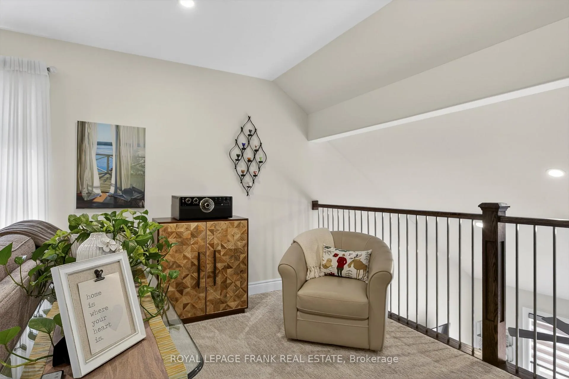 Photo 27 of 527 MacIntosh Grove, Peterborough, Northcrest Ward 5 — HOMEH