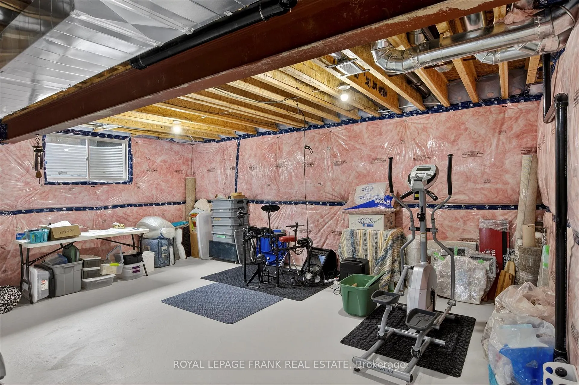 Photo 35 of 527 MacIntosh Grove, Peterborough, Northcrest Ward 5 — HOMEH