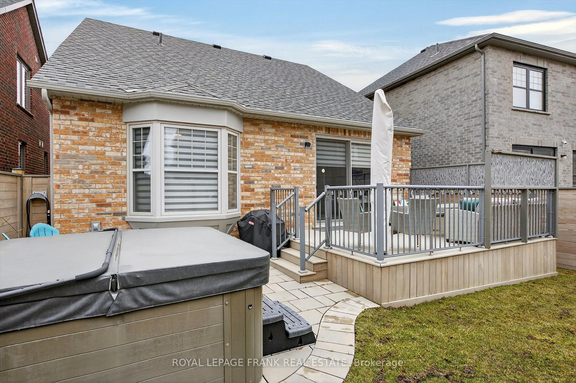 Photo 36 of 527 MacIntosh Grove, Peterborough, Northcrest Ward 5 — HOMEH