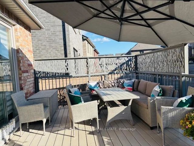 Photo 37 of 527 MacIntosh Grove, Peterborough, Northcrest Ward 5 — HOMEH