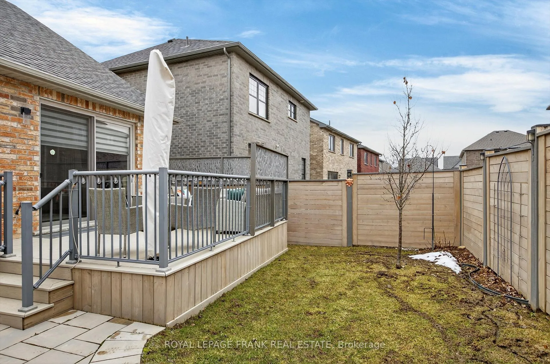 Photo 43 of 527 MacIntosh Grove, Peterborough, Northcrest Ward 5 — HOMEH