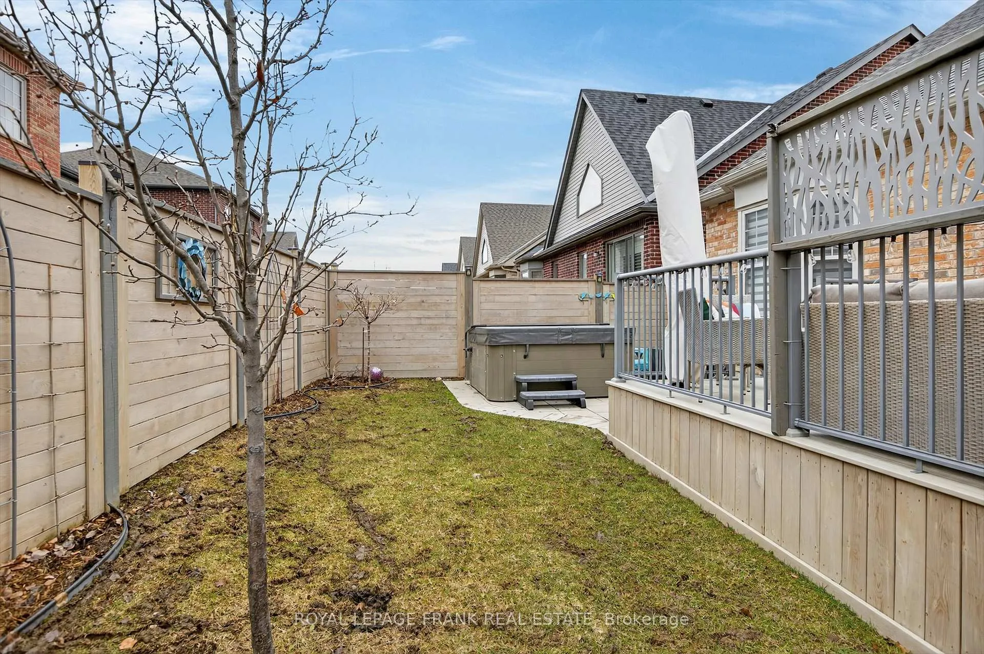 Photo 47 of 527 MacIntosh Grove, Peterborough, Northcrest Ward 5 — HOMEH