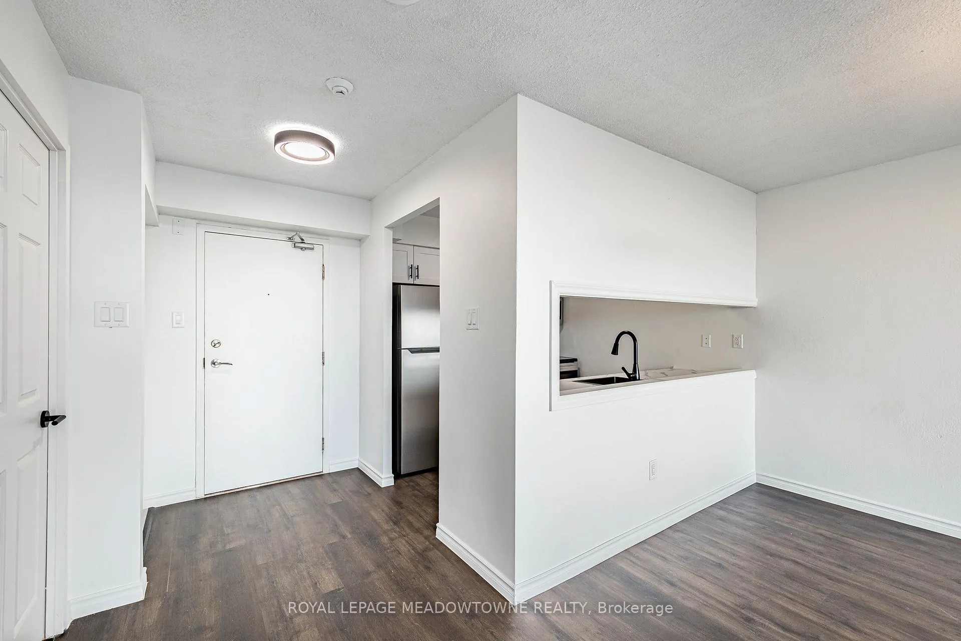 Photo 5 of Unit 409, 12 Laurelcrest Street, Brampton, Queen Street Corridor — HOMEH