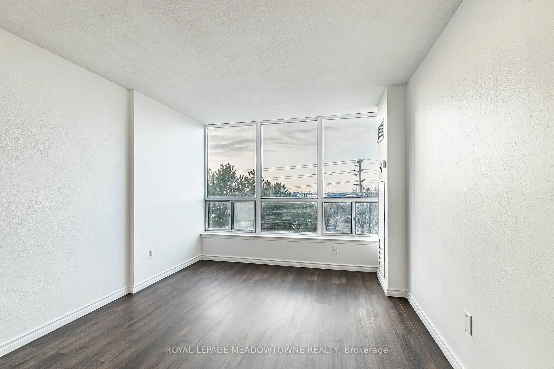 Photo 11 of Unit 409, 12 Laurelcrest Street, Brampton, Queen Street Corridor — HOMEH