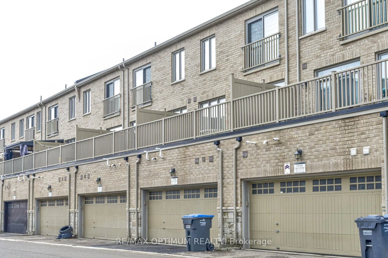 Photo 3 of 8644 Financial Drive, Brampton, Bram West — HOMEH