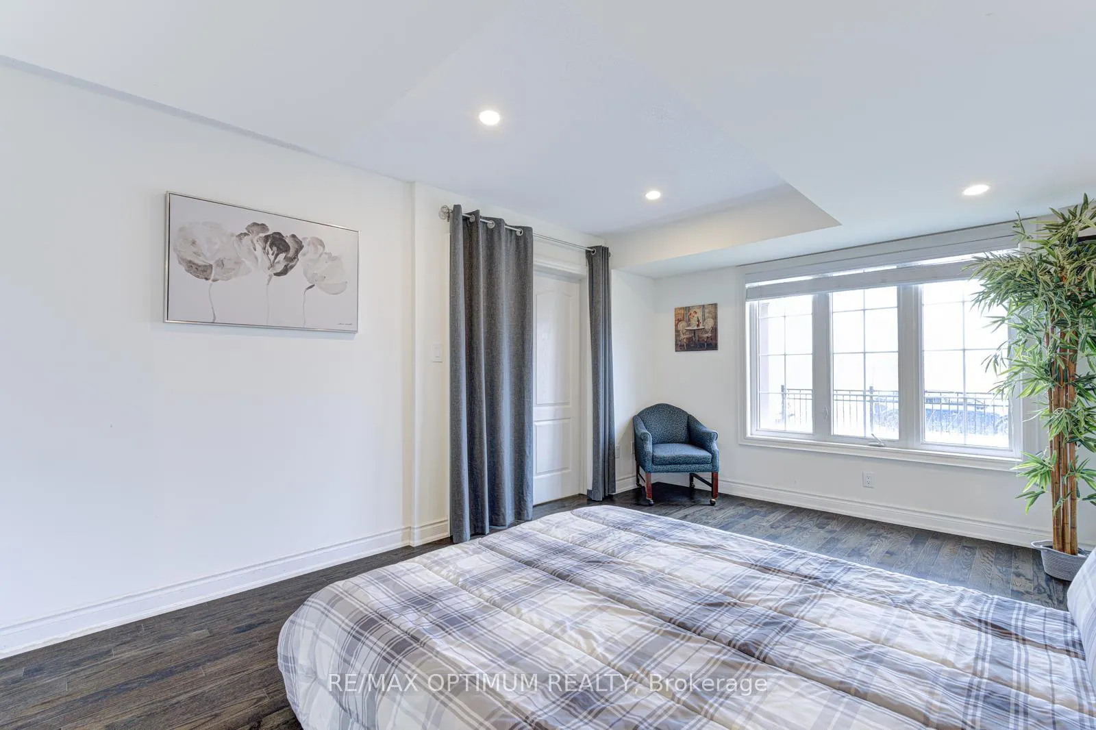 Photo 12 of 8644 Financial Drive, Brampton, Bram West — HOMEH