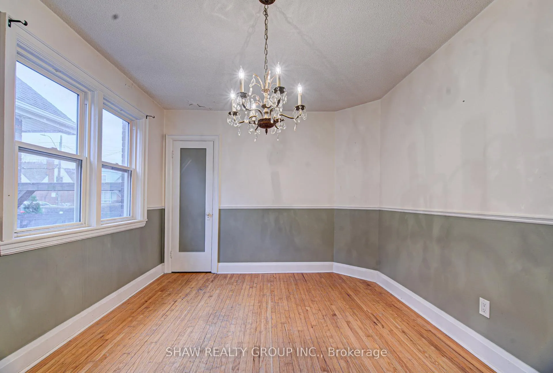 Photo 10 of 119 Cameron Avenue S, Hamilton, Bartonville — HOMEH