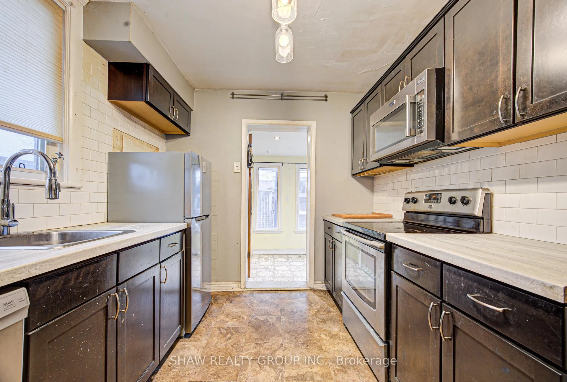 Photo 14 of 119 Cameron Avenue S, Hamilton, Bartonville — HOMEH