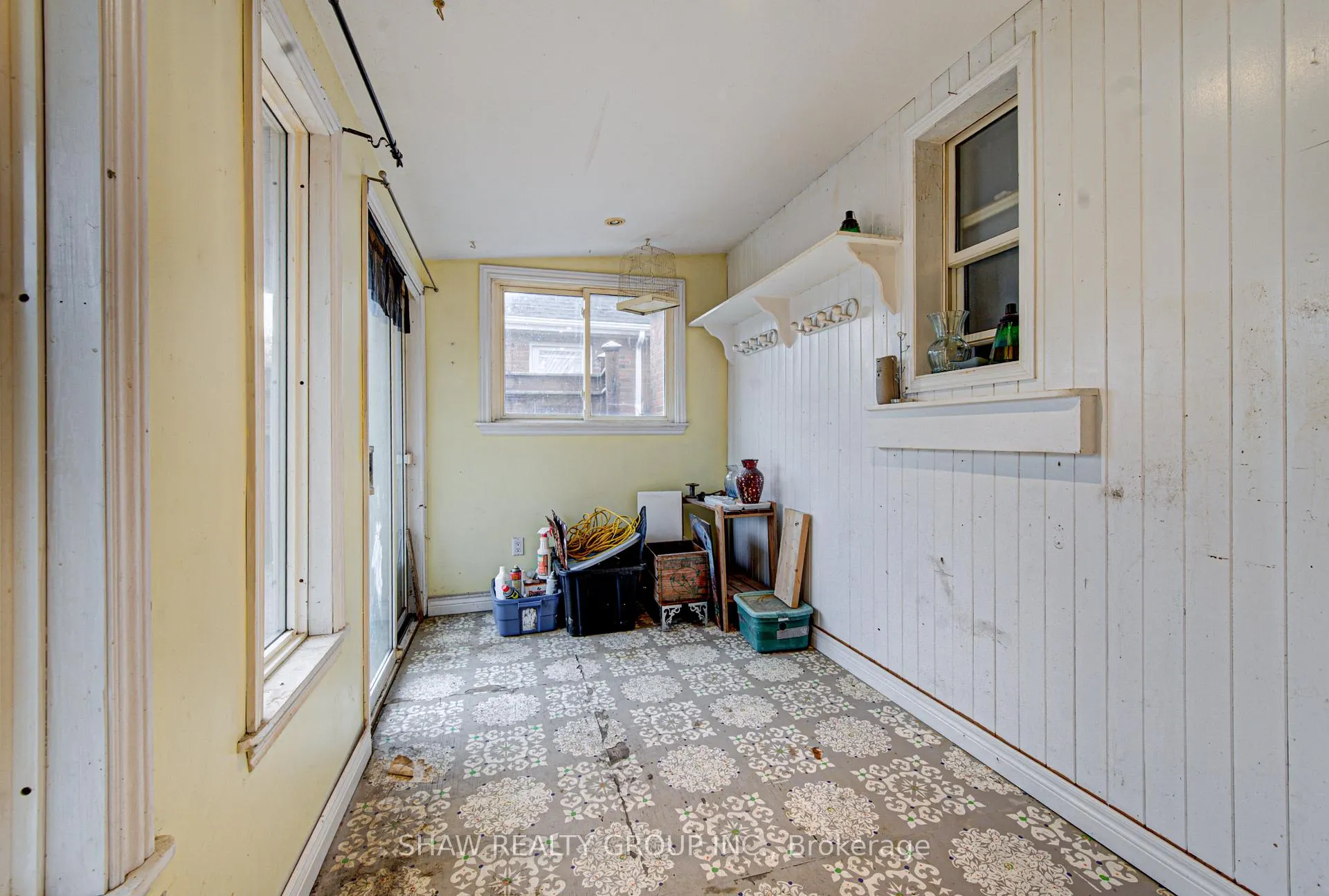 Photo 17 of 119 Cameron Avenue S, Hamilton, Bartonville — HOMEH