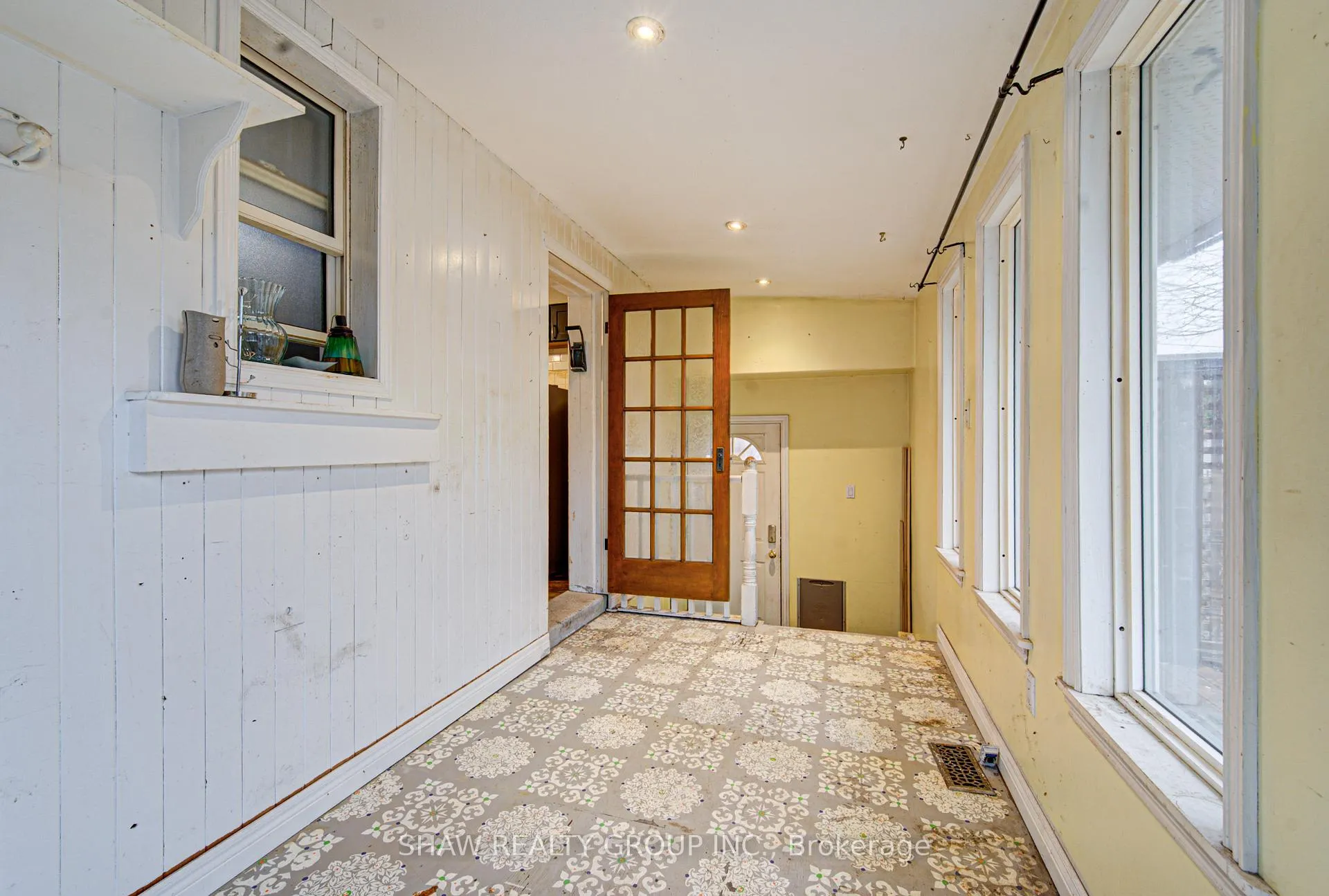 Photo 18 of 119 Cameron Avenue S, Hamilton, Bartonville — HOMEH
