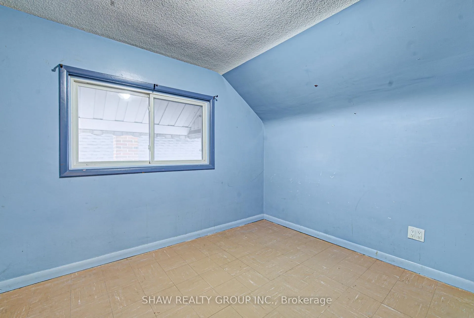 Photo 26 of 119 Cameron Avenue S, Hamilton, Bartonville — HOMEH