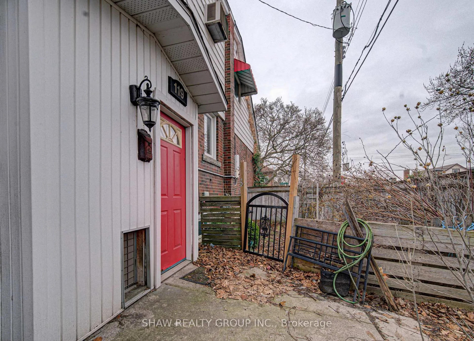 Photo 45 of 119 Cameron Avenue S, Hamilton, Bartonville — HOMEH
