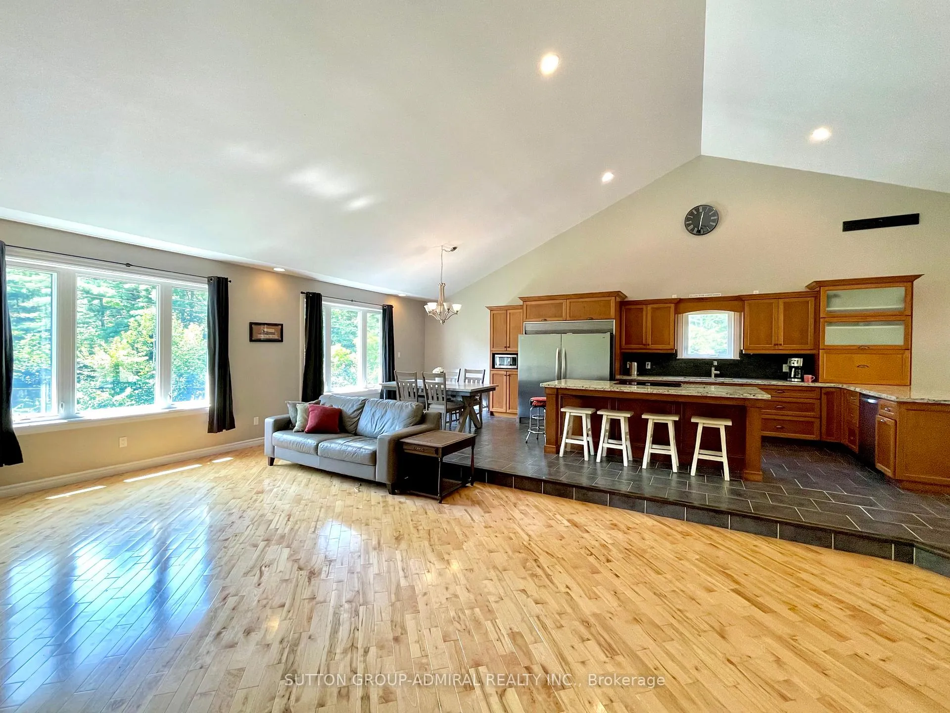 Photo 7 of 1579 Golden Beach Road, Bracebridge, Monck (Bracebridge) — HOMEH