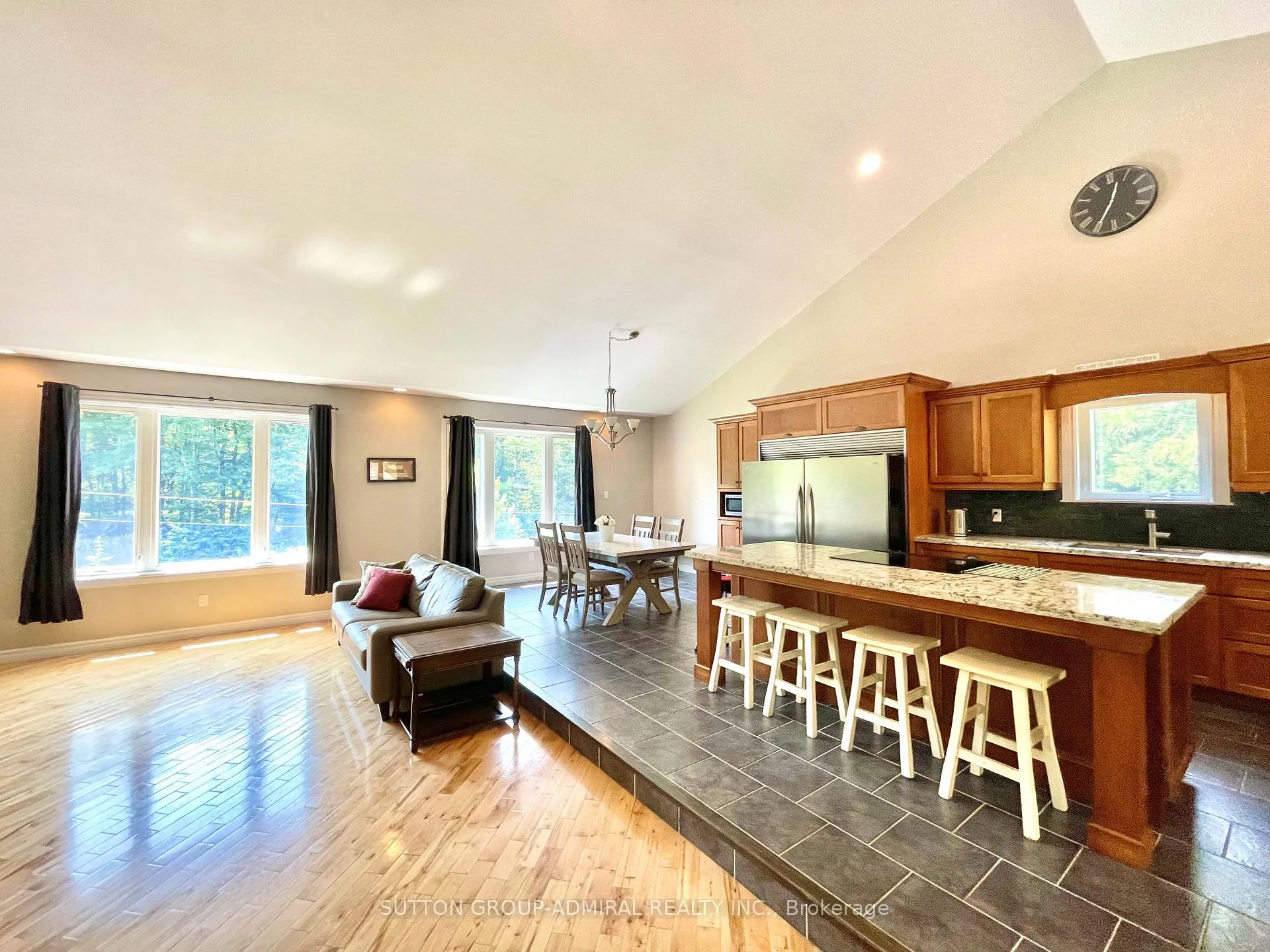 Photo 8 of 1579 Golden Beach Road, Bracebridge, Monck (Bracebridge) — HOMEH