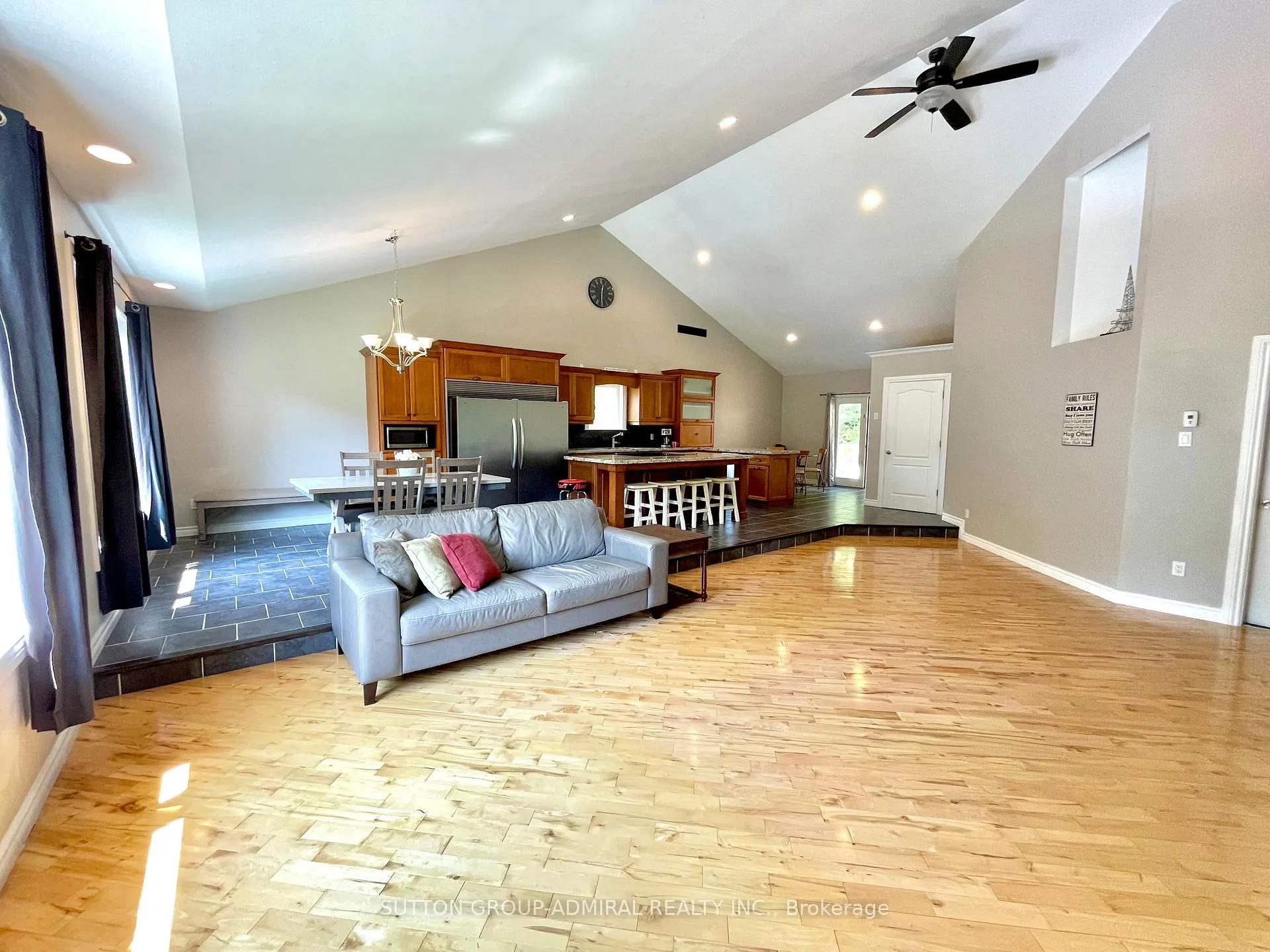 Photo 10 of 1579 Golden Beach Road, Bracebridge, Monck (Bracebridge) — HOMEH