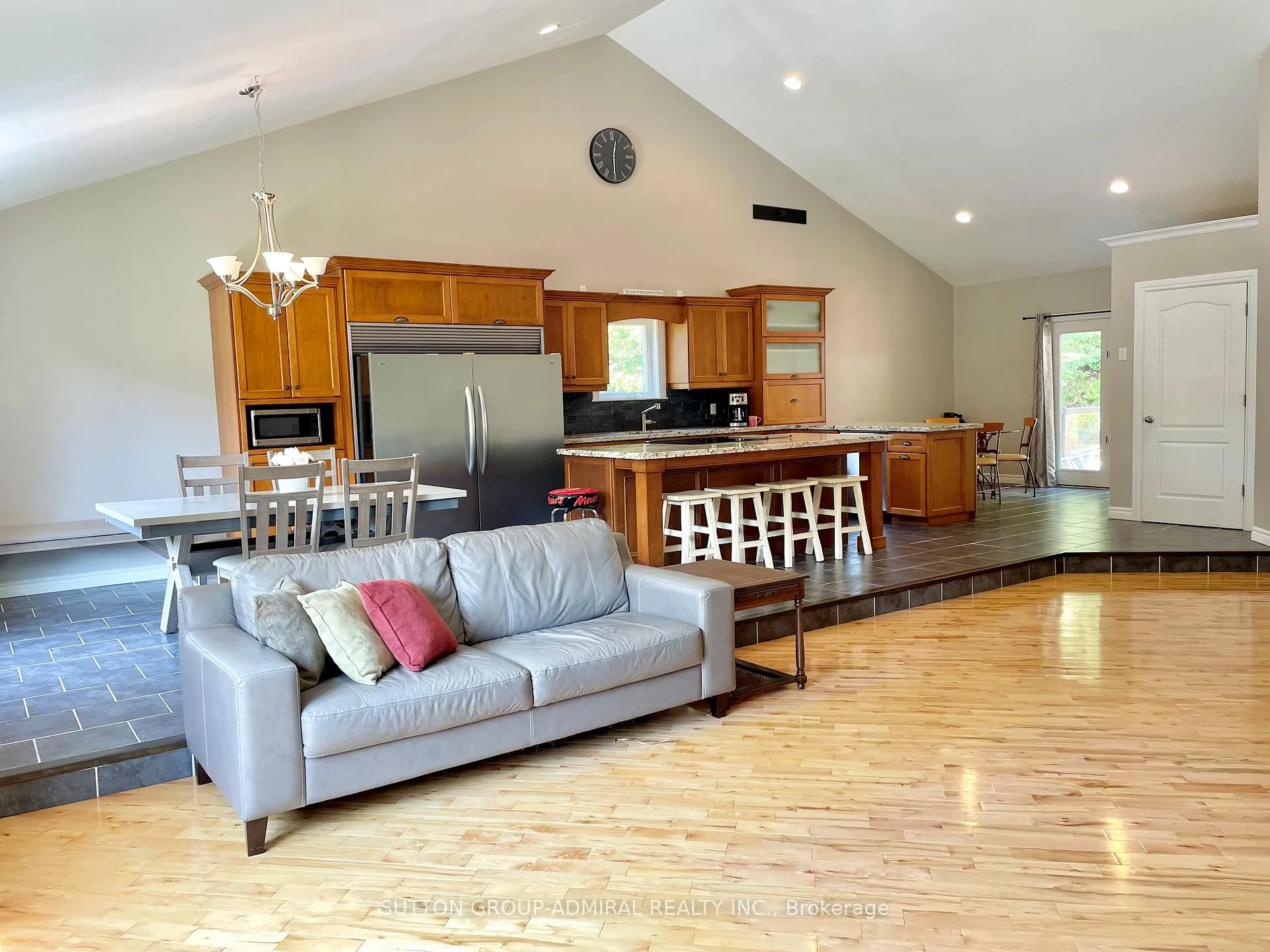 Photo 11 of 1579 Golden Beach Road, Bracebridge, Monck (Bracebridge) — HOMEH