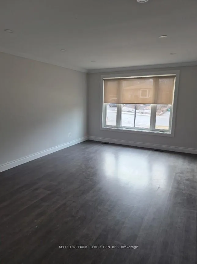 Photo 3 of Unit UPPER, 782 Botany Hill Crescent, Newmarket, Huron Heights-Leslie Valley — HOMEH