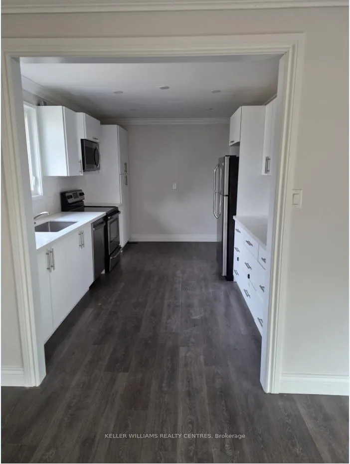 Photo 4 of Unit UPPER, 782 Botany Hill Crescent, Newmarket, Huron Heights-Leslie Valley — HOMEH