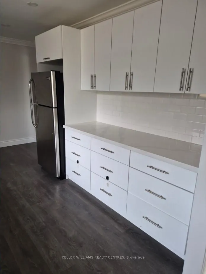 Photo 6 of Unit UPPER, 782 Botany Hill Crescent, Newmarket, Huron Heights-Leslie Valley — HOMEH