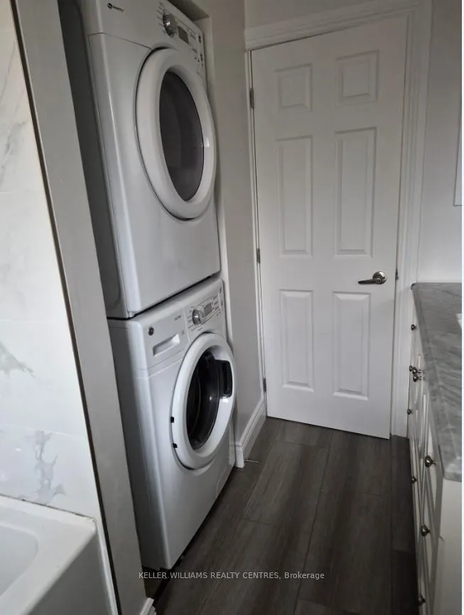 Photo 15 of Unit UPPER, 782 Botany Hill Crescent, Newmarket, Huron Heights-Leslie Valley — HOMEH