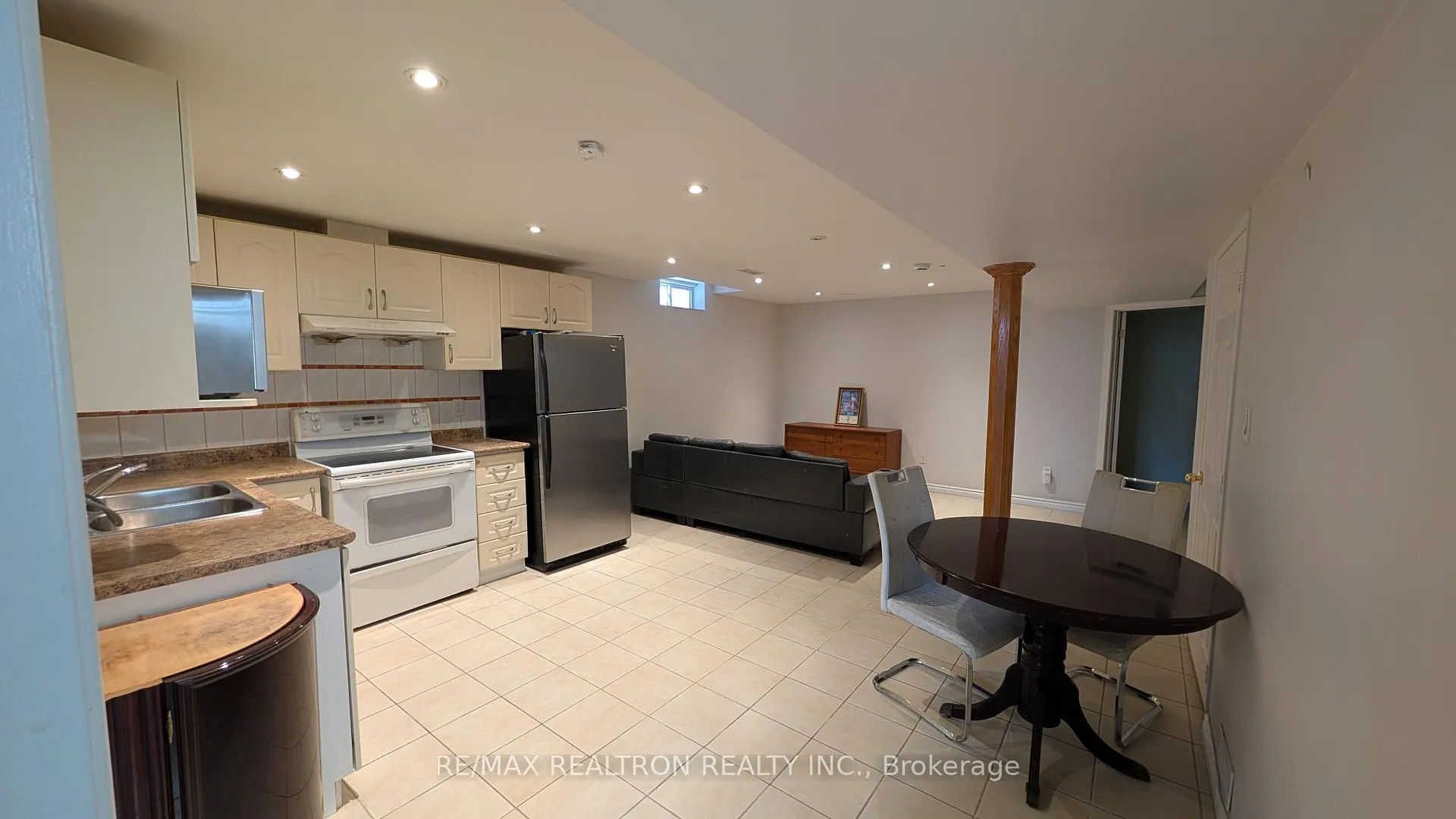Photo 2 of Unit Bsmt, 84 Apollo Road, Markham, Middlefield — HOMEH