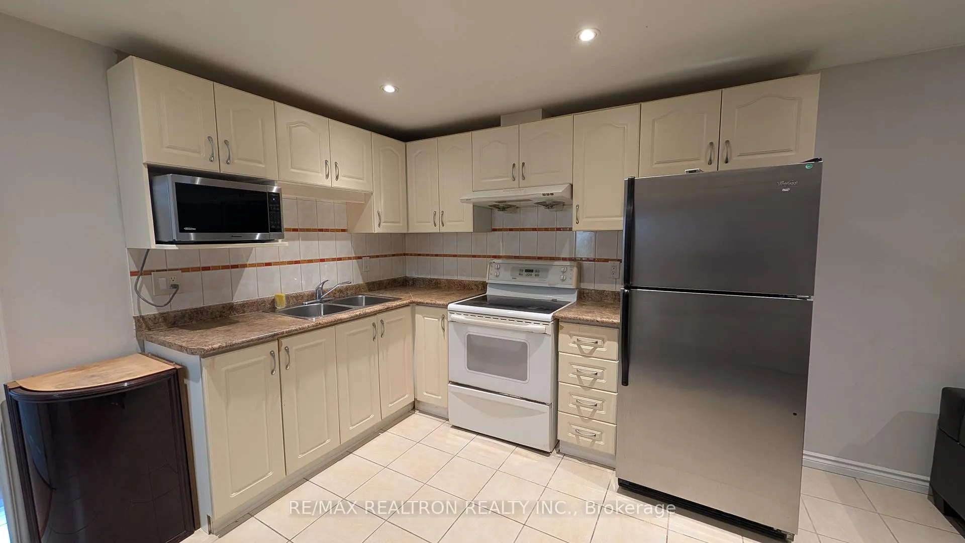 Photo 7 of Unit Bsmt, 84 Apollo Road, Markham, Middlefield — HOMEH