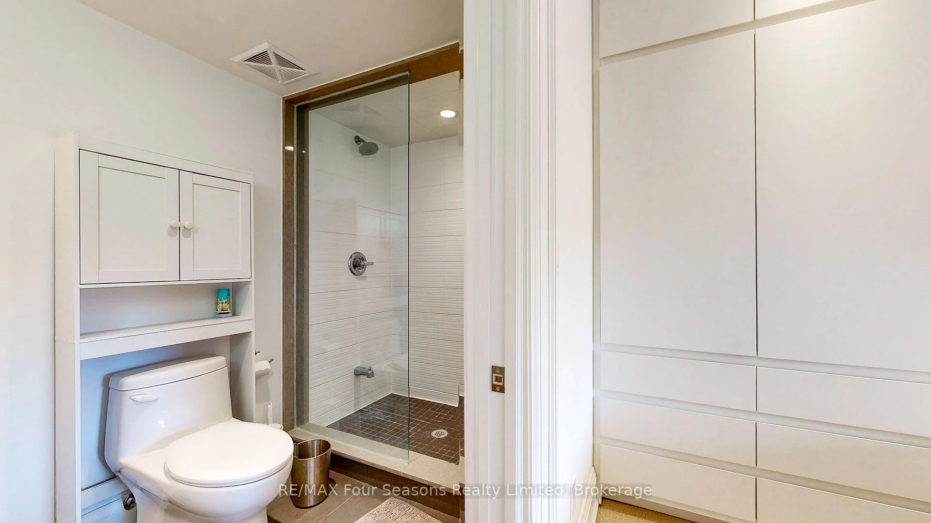 Photo 13 of Unit 203, 6 Anchorage Crescent, Collingwood — HOMEH