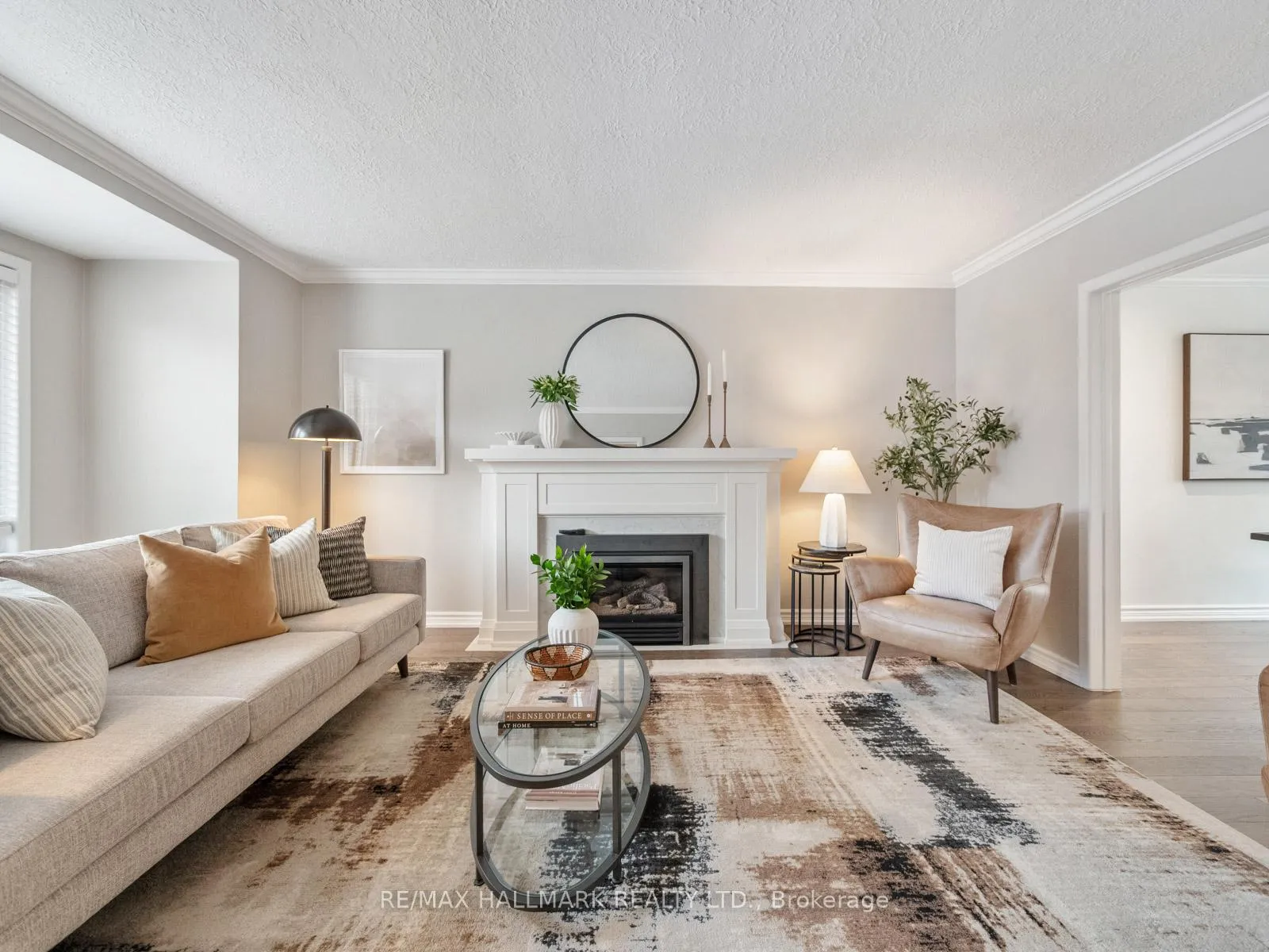 Photo 2 of 8 Glenvale Boulevard, Toronto, Leaside — HOMEH