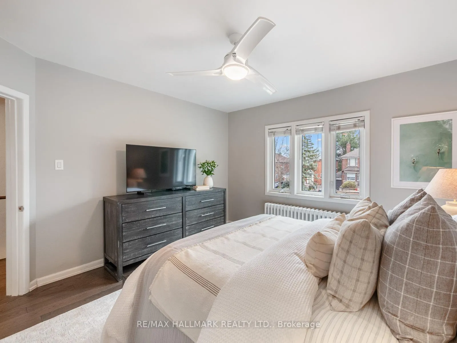 Photo 24 of 8 Glenvale Boulevard, Toronto, Leaside — HOMEH