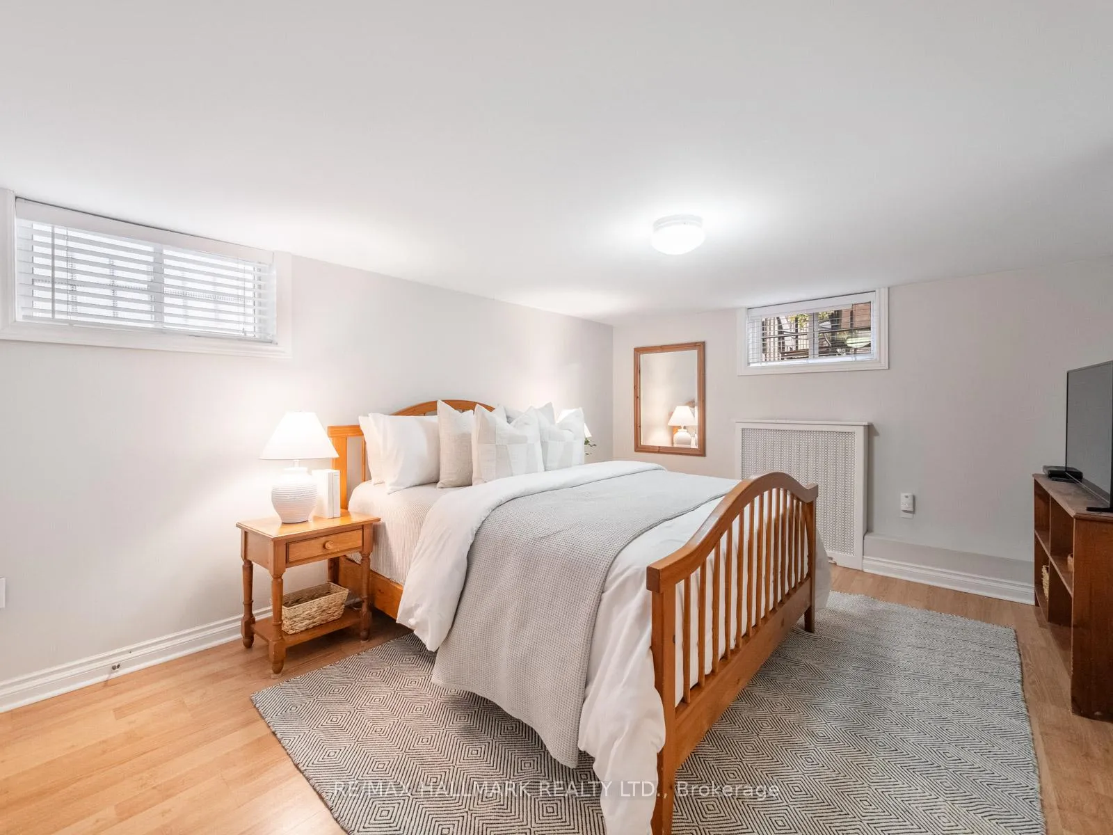 Photo 32 of 8 Glenvale Boulevard, Toronto, Leaside — HOMEH