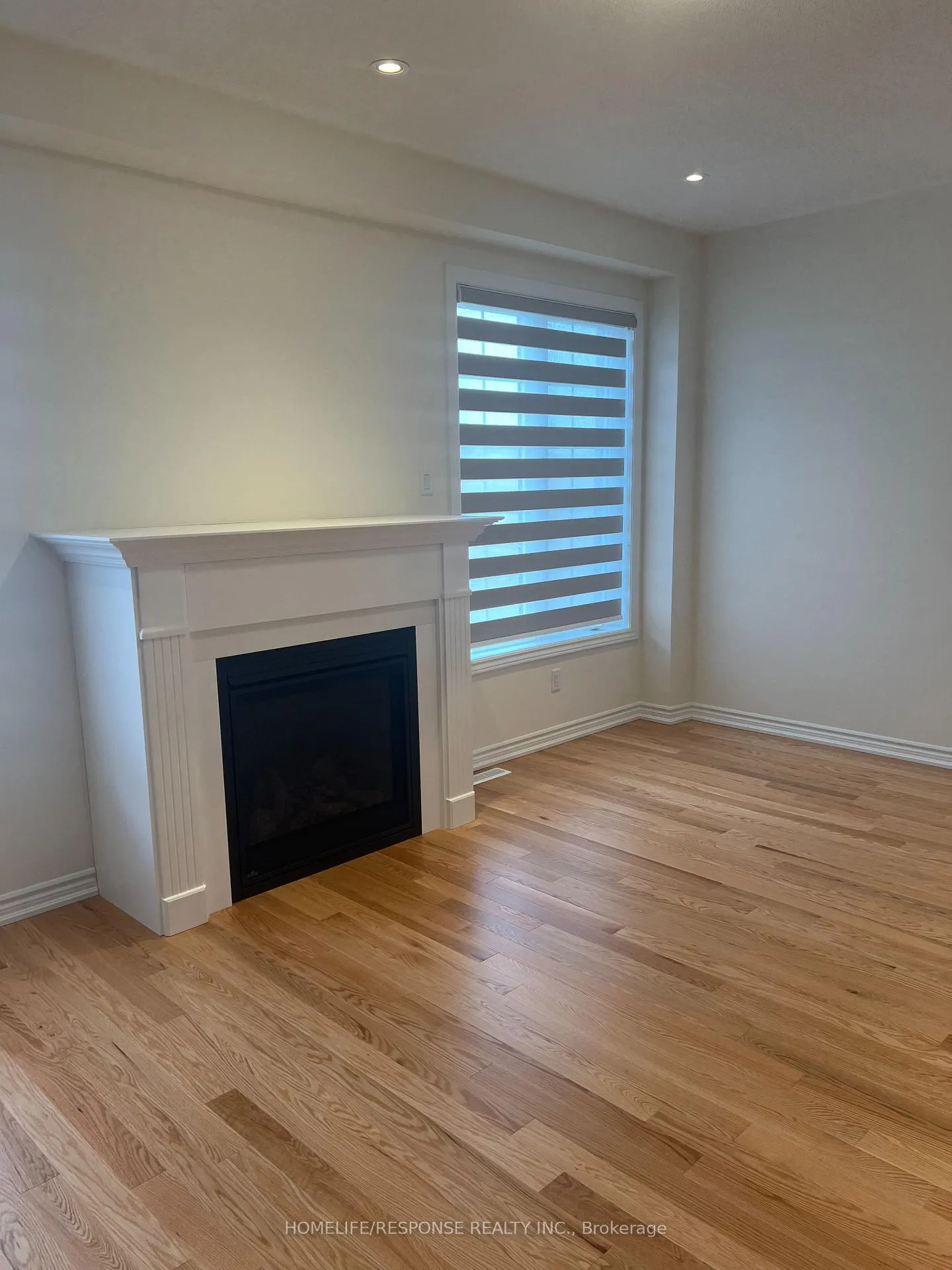 Photo 2 of 925 Rexton Drive, Oshawa, Kedron — HOMEH