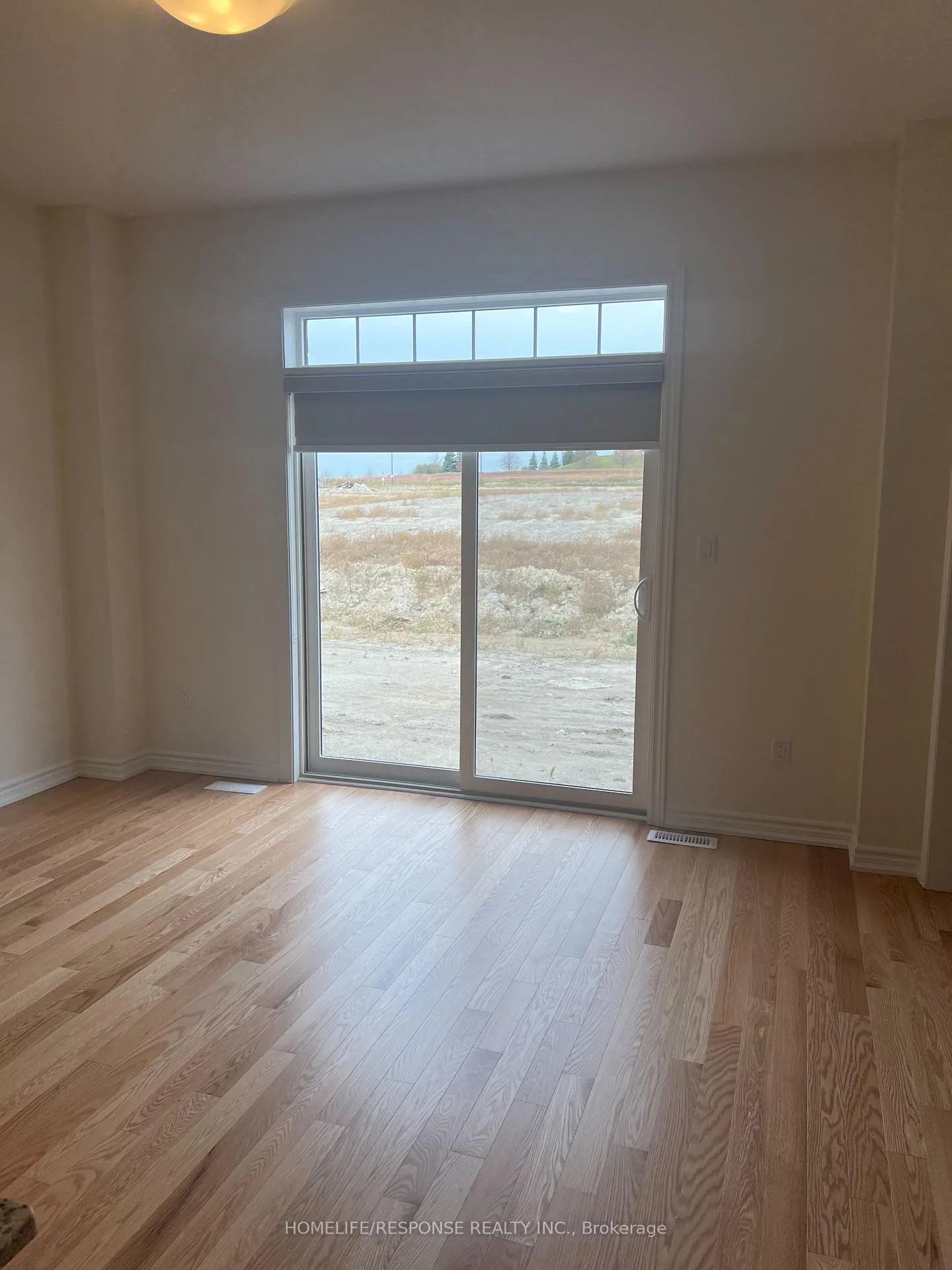 Photo 3 of 925 Rexton Drive, Oshawa, Kedron — HOMEH