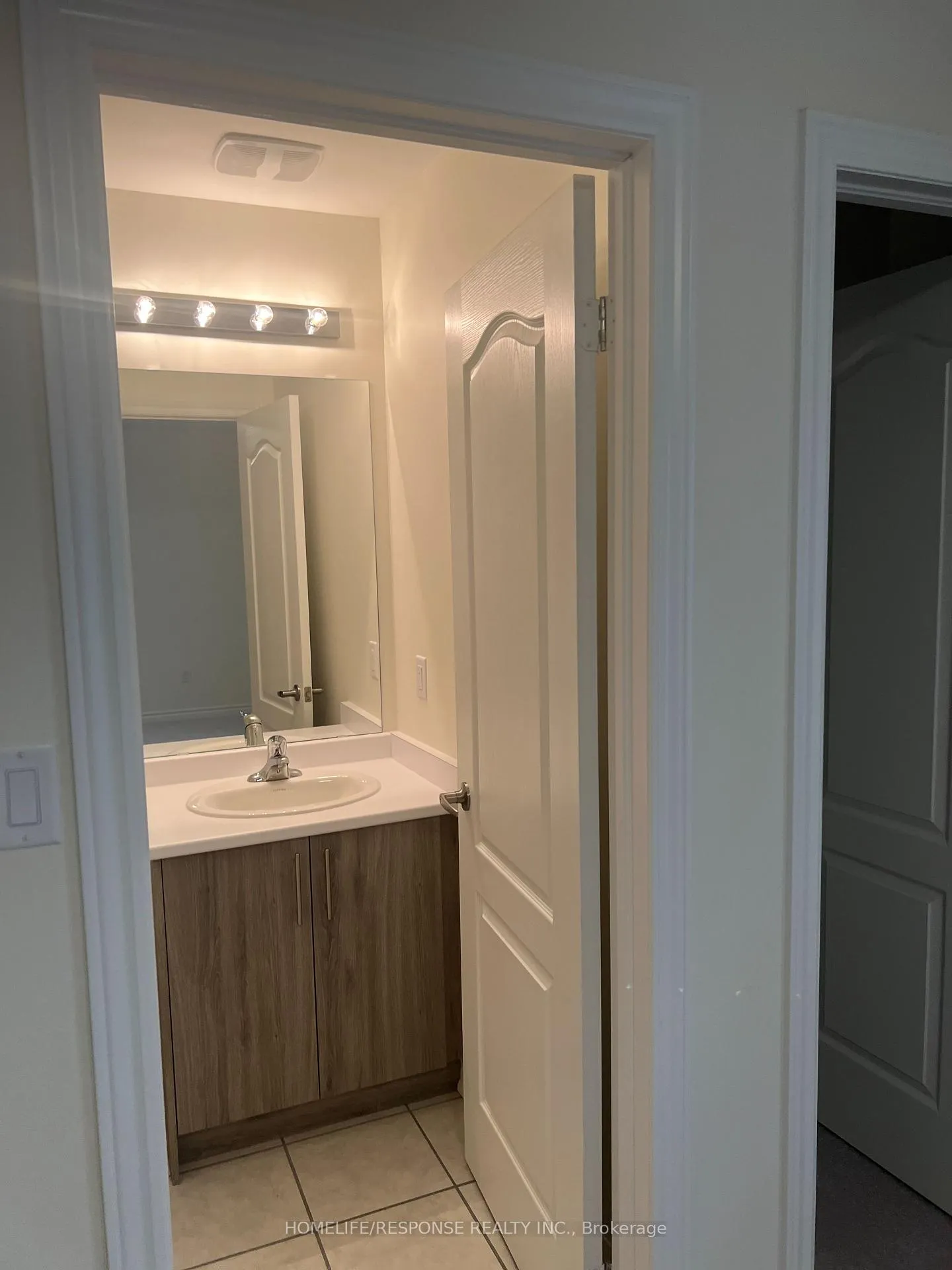Photo 8 of 925 Rexton Drive, Oshawa, Kedron — HOMEH