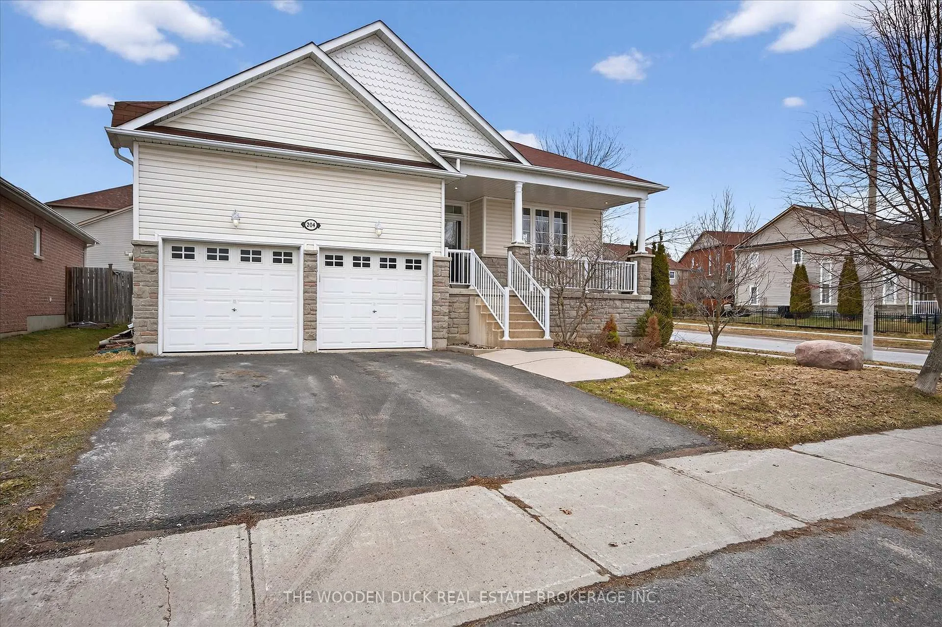 Photo 2 of 204 Evans Drive, Peterborough, Northcrest Ward 5 — HOMEH