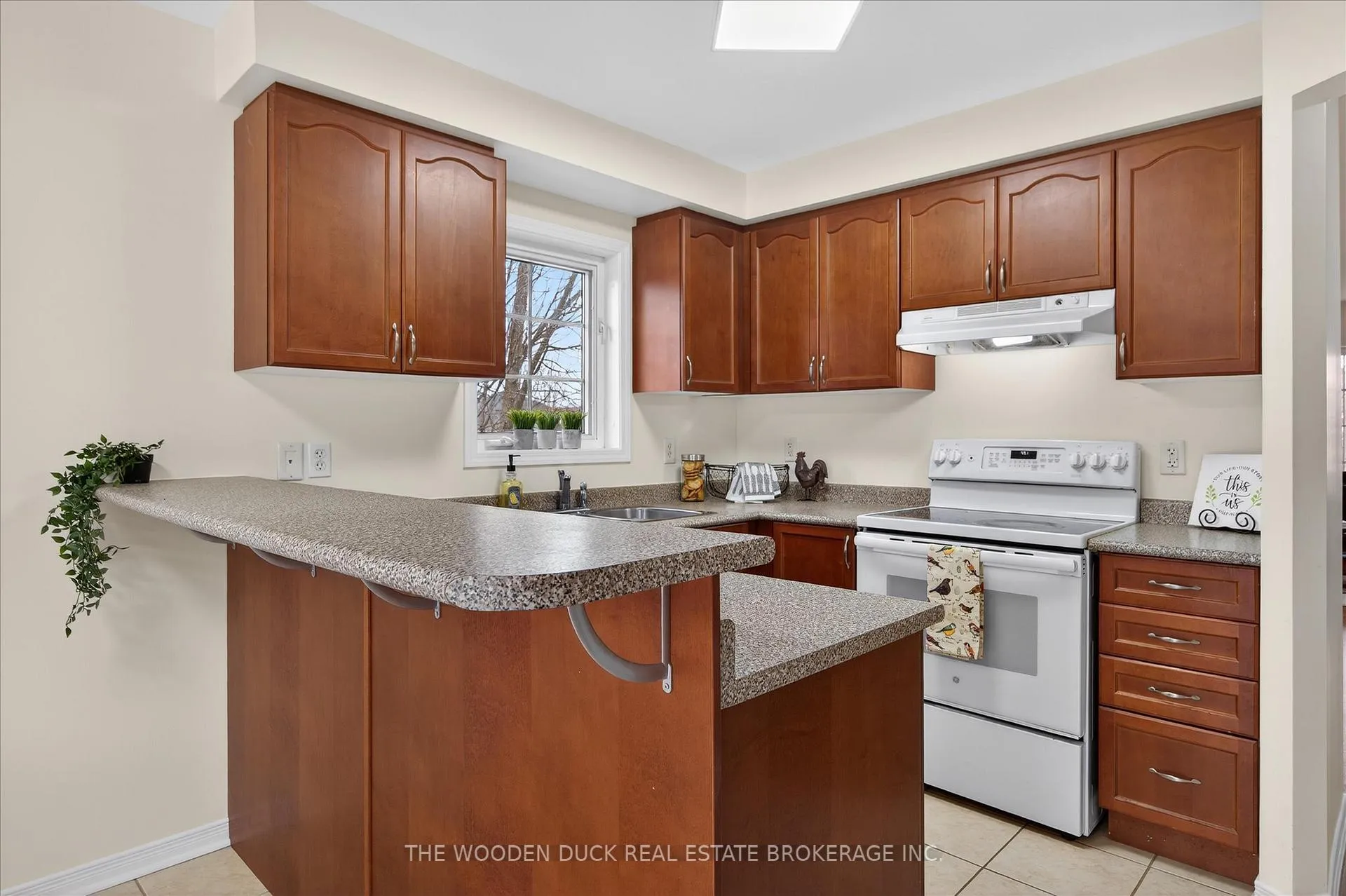 Photo 15 of 204 Evans Drive, Peterborough, Northcrest Ward 5 — HOMEH