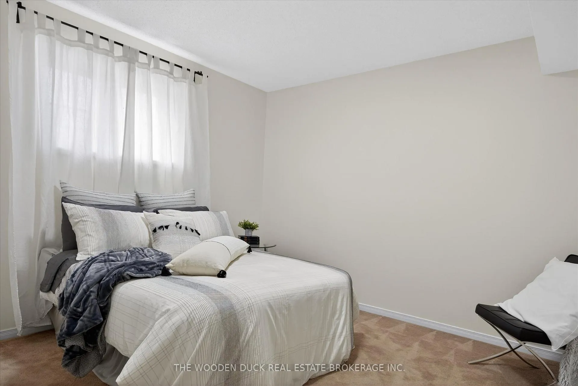 Photo 36 of 204 Evans Drive, Peterborough, Northcrest Ward 5 — HOMEH